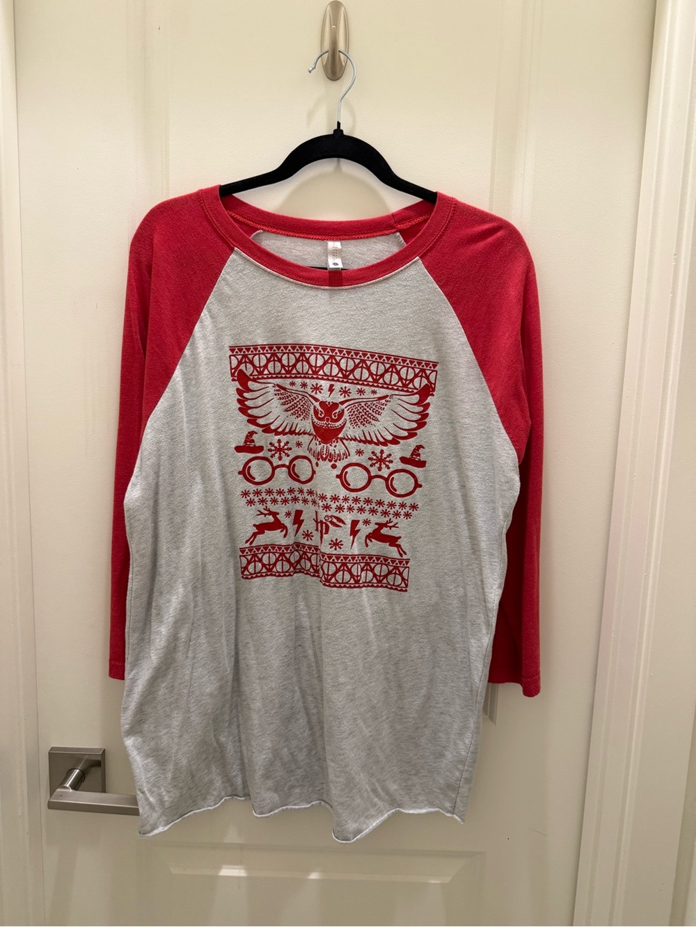 Harry Potter themed Red and Heather Gray Raglan Graphic Baseball Tee